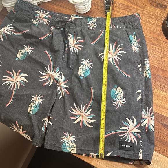 Ripcurl layday 17” volley shorts blue men’s large - Picture 2 of 4